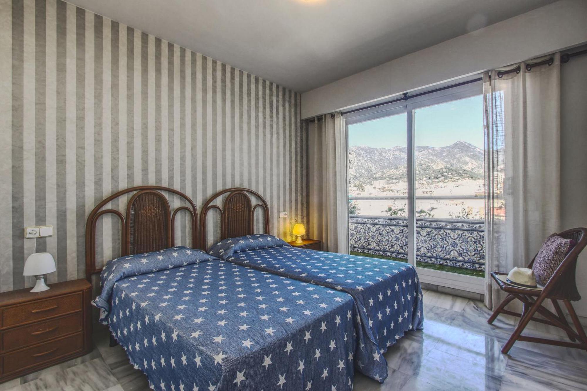 1149 Unique Beachfront Penthouse Center 400m2 Appartement Marbella