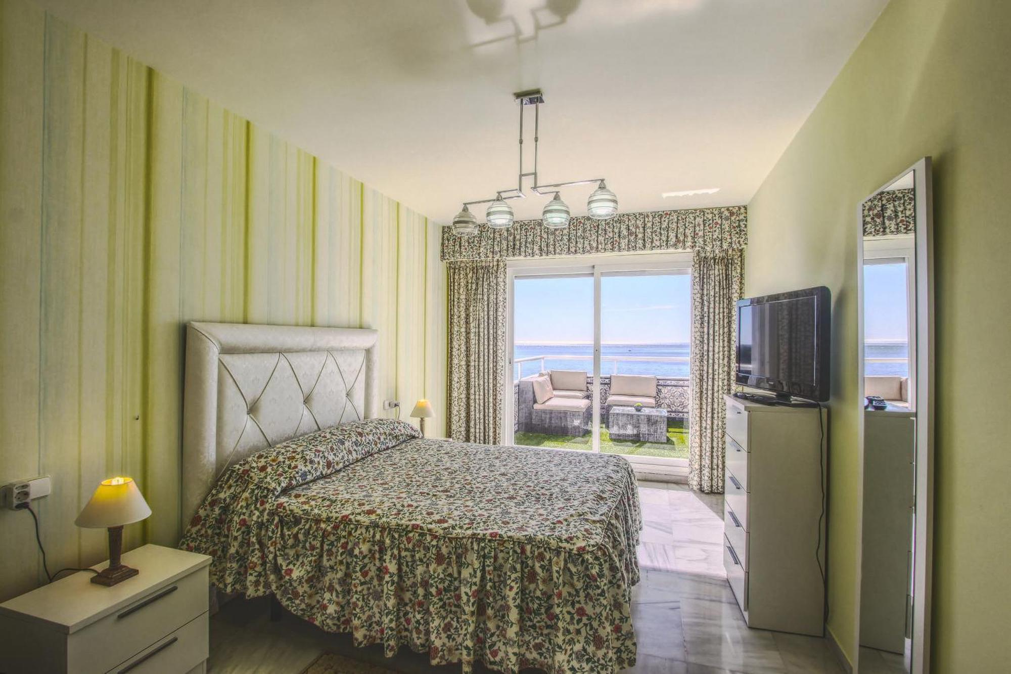 Appartement 1149 Unique Beachfront Penthouse Center 400m2 Marbella
