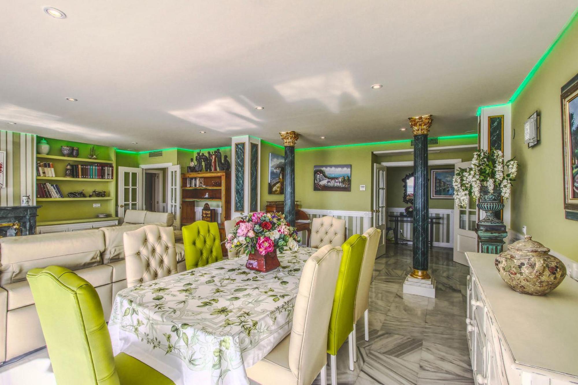 1149 Unique Beachfront Penthouse Center 400m2