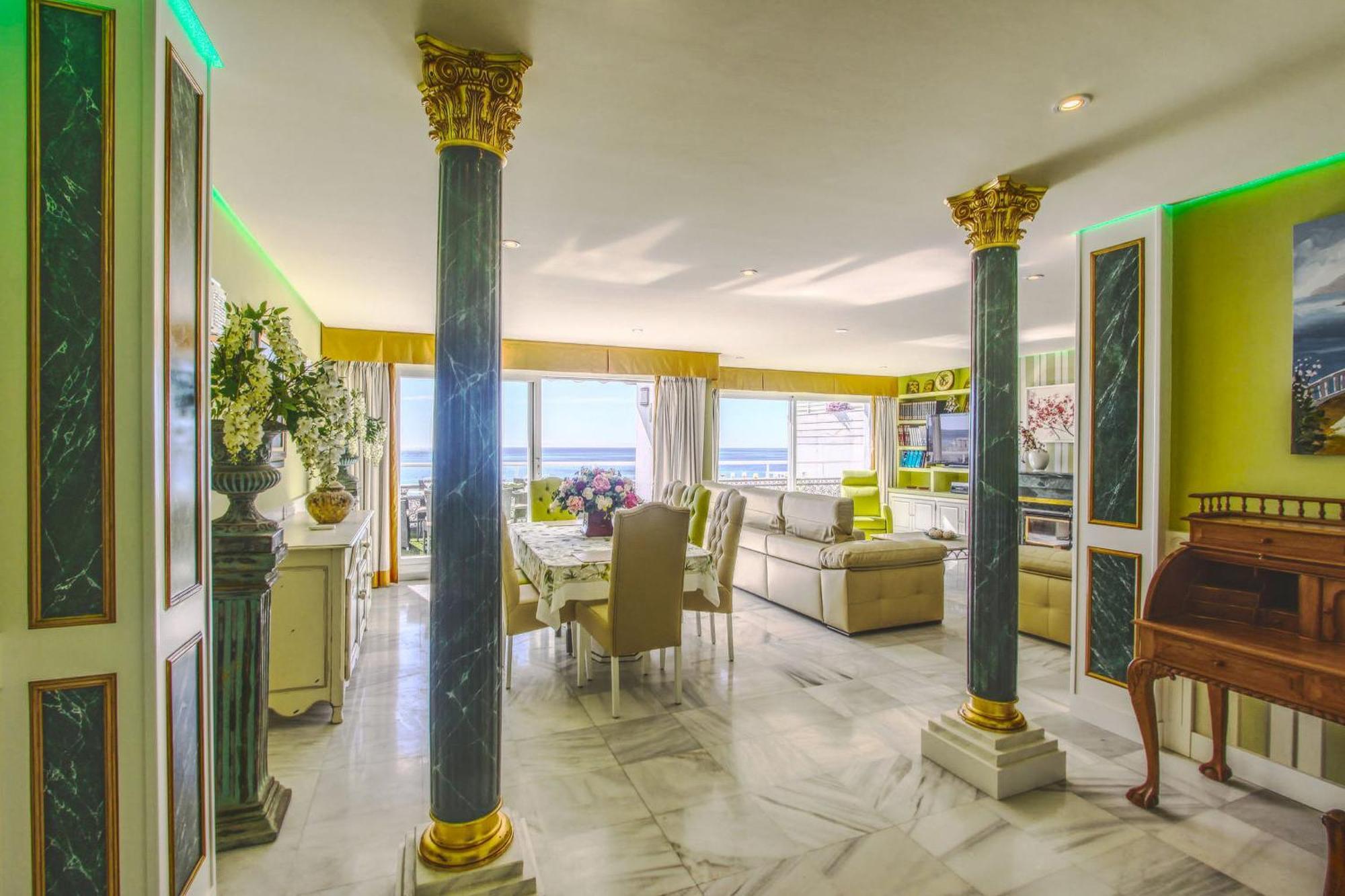 Apartment 1149 Unique Beachfront Penthouse Center 400m2 *
