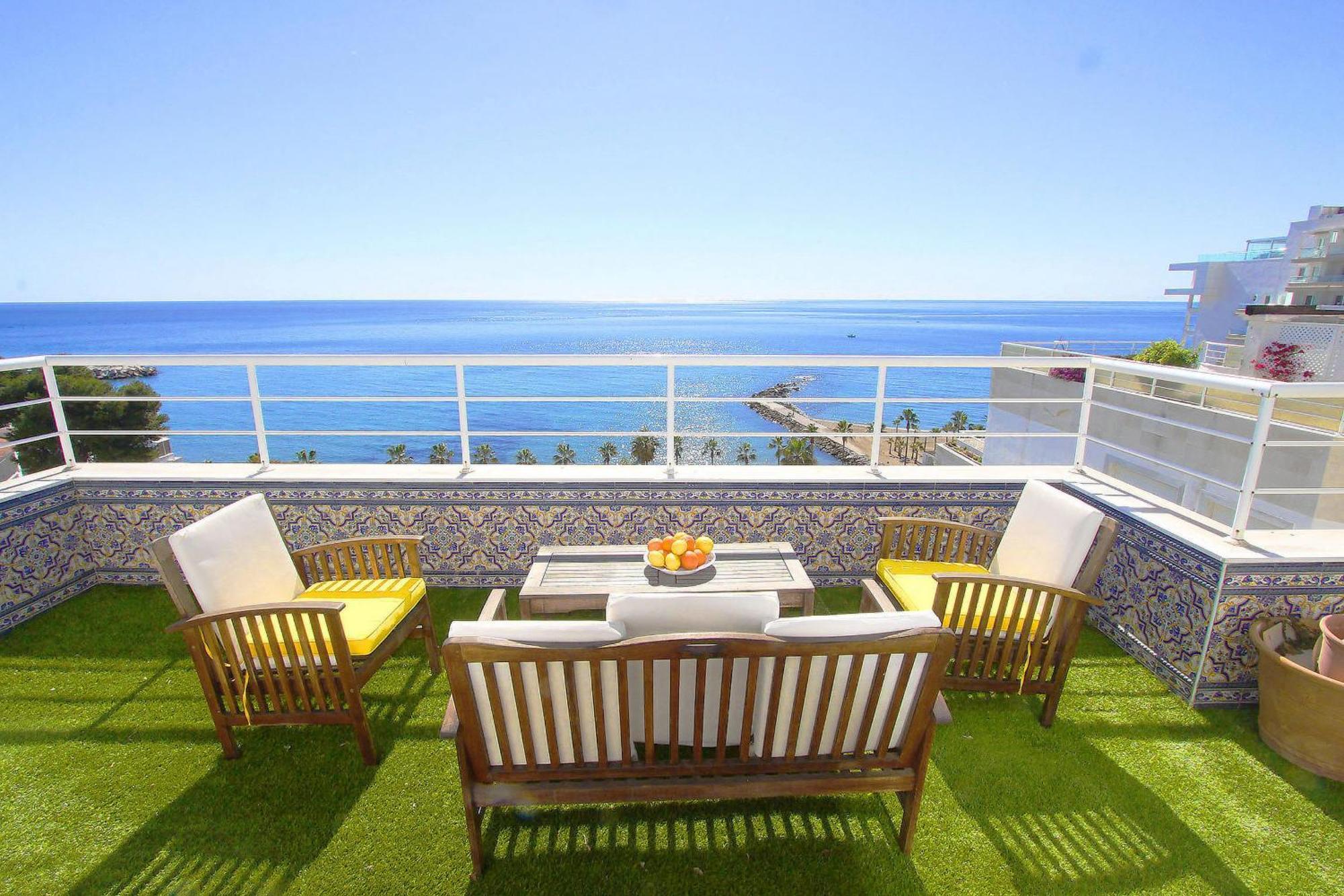 Apartment 1149 Unique Beachfront Penthouse Center 400m2 *