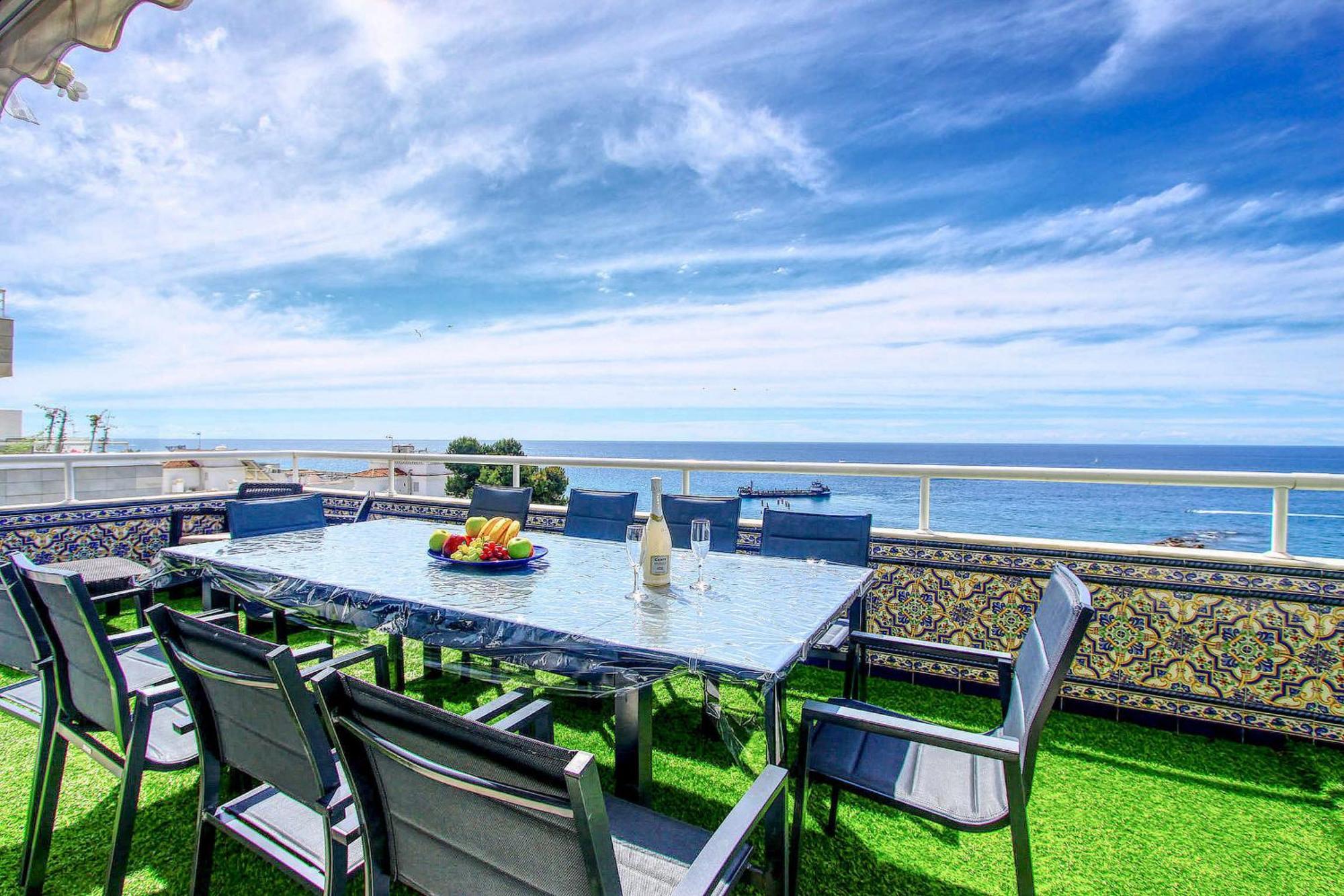 1149 Unique Beachfront Penthouse Center 400m2 Apartment *