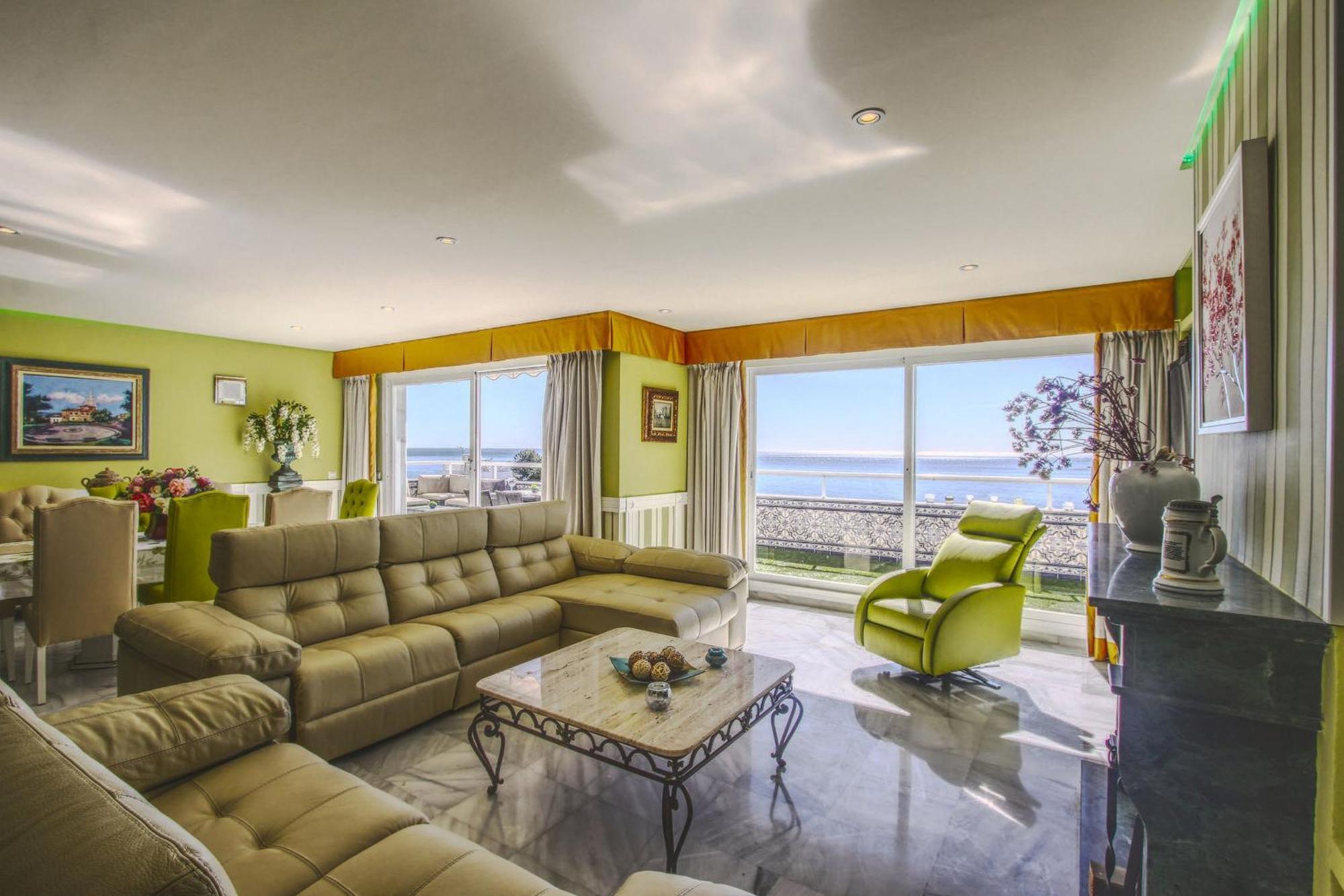 1149 Unique Beachfront Penthouse Center 400m2 Apartment *